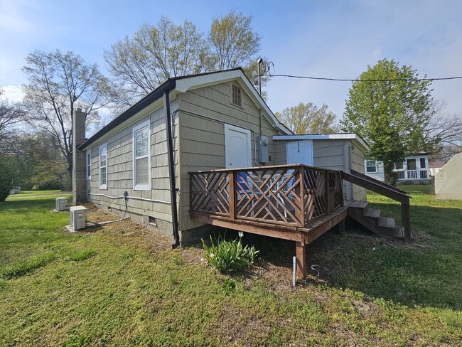 Building Photo - 5202 Dellinger Cir