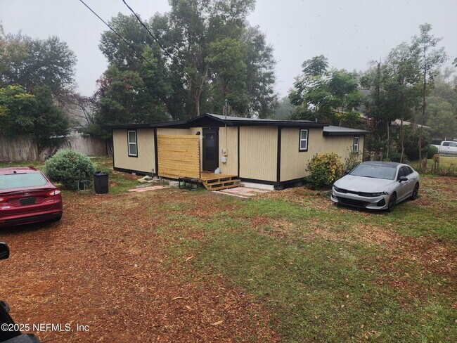 Primary Photo - 403 Highland Ave