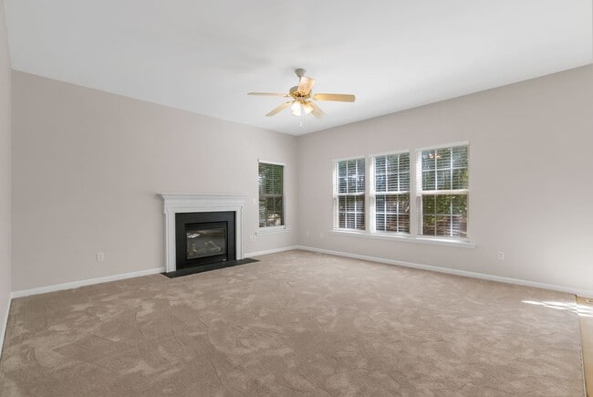 Building Photo - 524 S Orchard Farms Ave