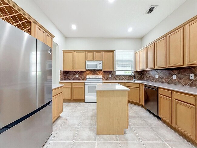 Building Photo - 10824 Woodchase Cir