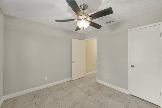 Building Photo - 21211 Park Mt Dr