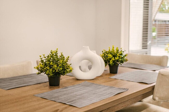 Building Photo - 3213 Grand Blvd