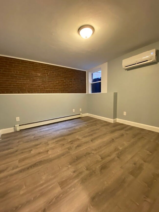 Building Photo - Gut Renovated Garden Level 4 Bed/2 Bath on Kelton St in Allston