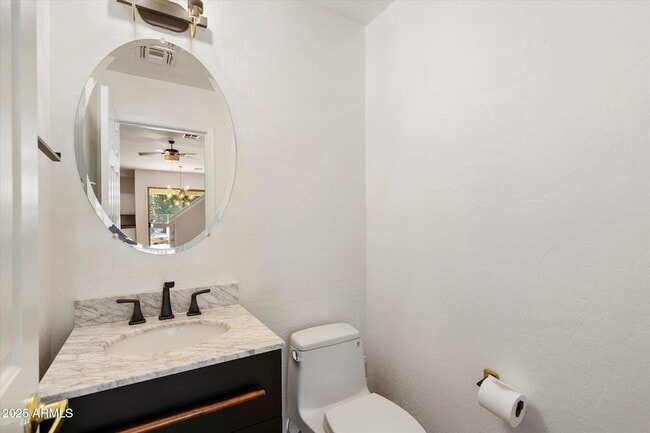 Building Photo - 1925 W Olive Way