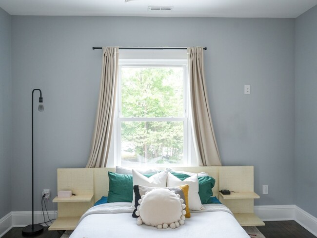 Building Photo - Renovated 3-Bedroom With Modern Amenities