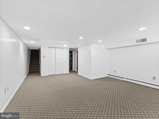 Building Photo - 912 Bergen St