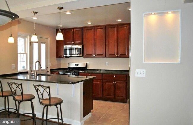 Building Photo - 8119 Pleasant Plains Rd