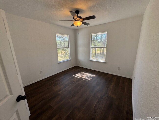 Building Photo - 675 Lacey Dr