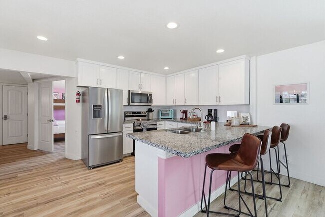 Building Photo - Scottsdale Oasis Ready for July move-in!