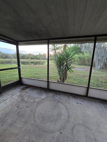 Building Photo - 4880 SE 44th St