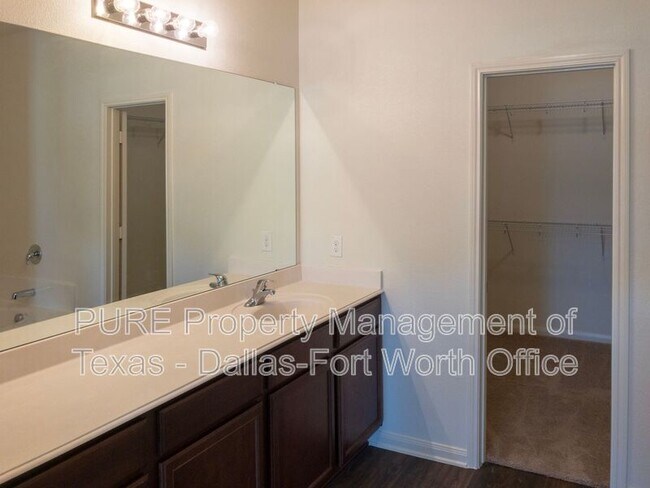 Building Photo - 14307 Bridgeview Ln