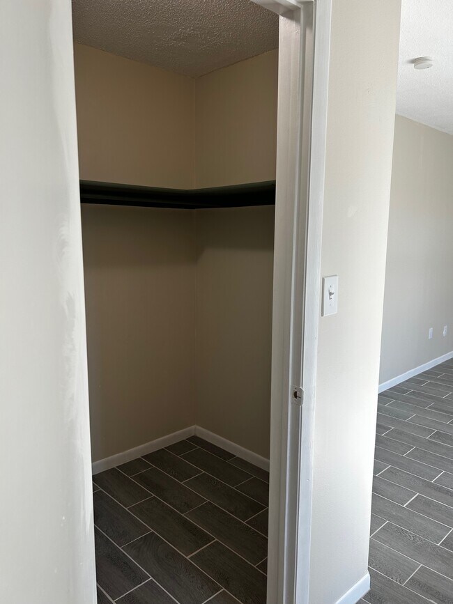 Master walk closet - 145 174th Ave E