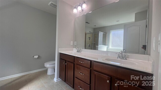 Building Photo - 2709 Southern Trace Dr