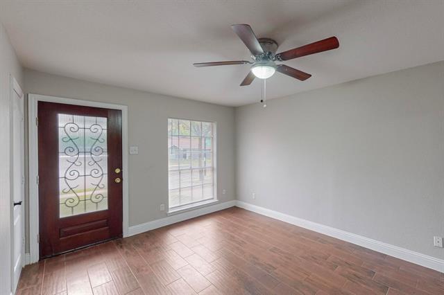 Building Photo - 3842 Commonwealth Dr