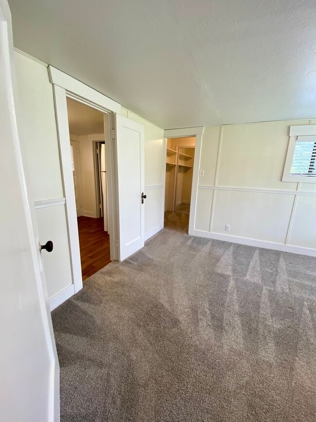 Building Photo - D&B Homes