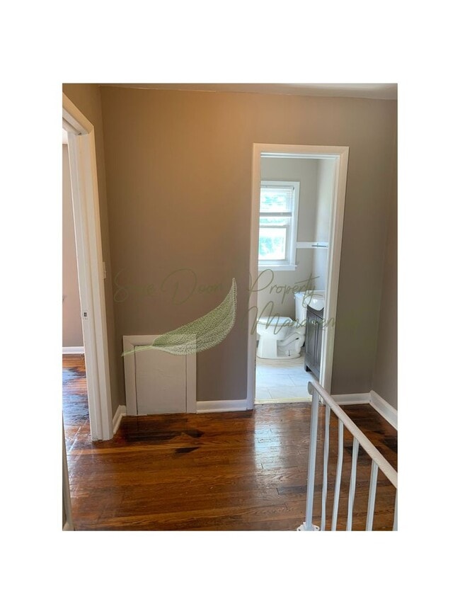 Building Photo - FRESH PAINT THROUGHOUT!!!