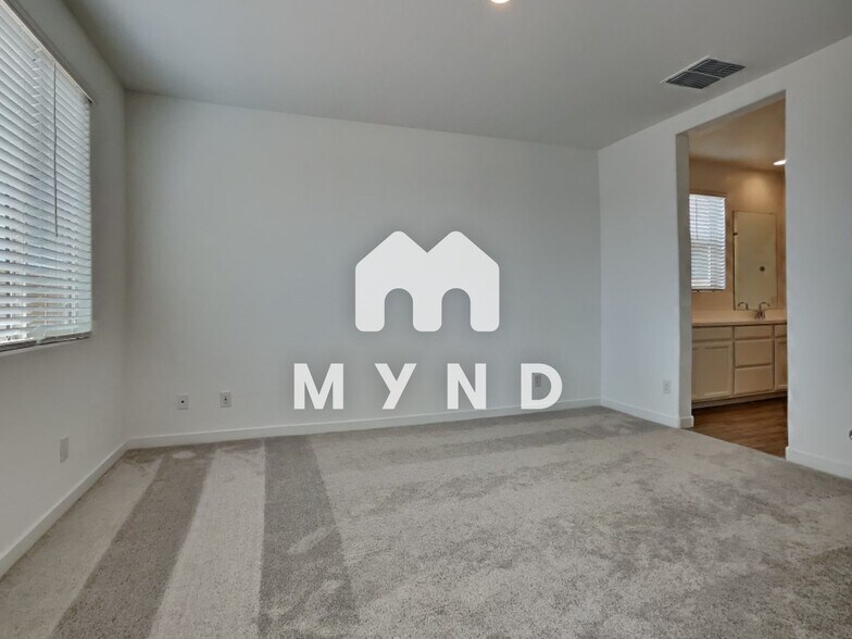 Building Photo - 9513 W Turney Ave