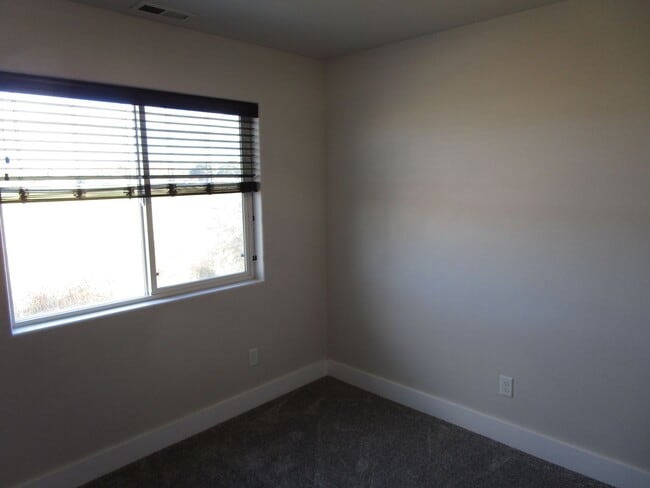 Building Photo - Completely Refreshed 2 Story Home with Fen...