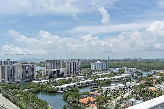 Building Photo - 16445 Collins Ave