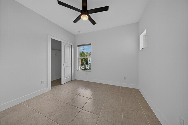 Building Photo - 1817 Sanderling Dr