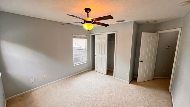 Building Photo - Available NOW! Stunning 4-Bedroom Home in ...
