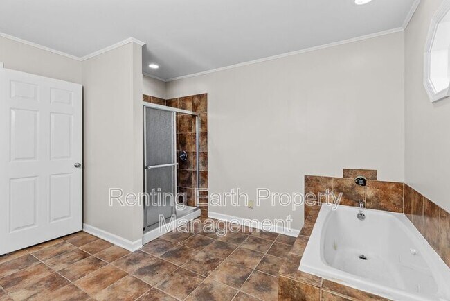 Building Photo - 231 Park Manor Dr
