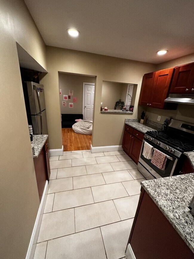 Building Photo - 4 bedroom in Brookline MA 02446