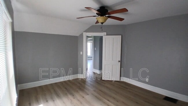 Building Photo - 949 13th St