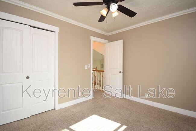 Building Photo - 6888 Hillside Village Cir