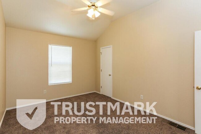 Building Photo - 4403 B Abigail