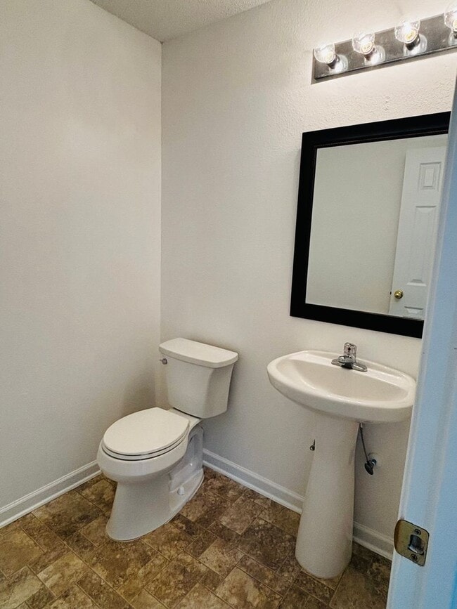 Building Photo - Now Available for Rent – Spacious 3 Bedroo...
