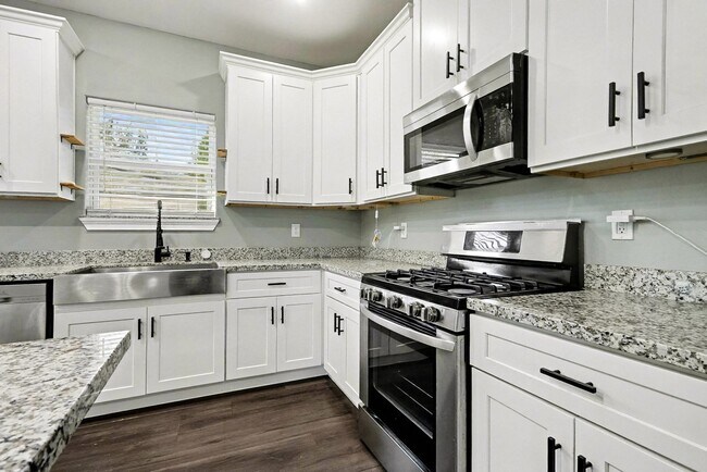 Building Photo - 3442 Noah St