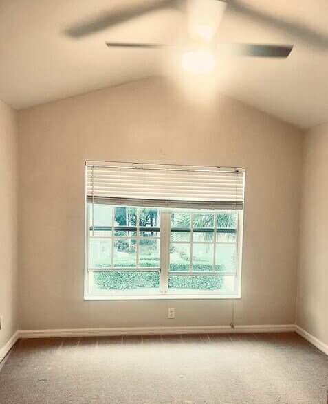 Building Photo - 8361 Village Edge Cir