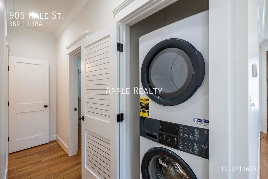 Building Photo - 905 Hale St