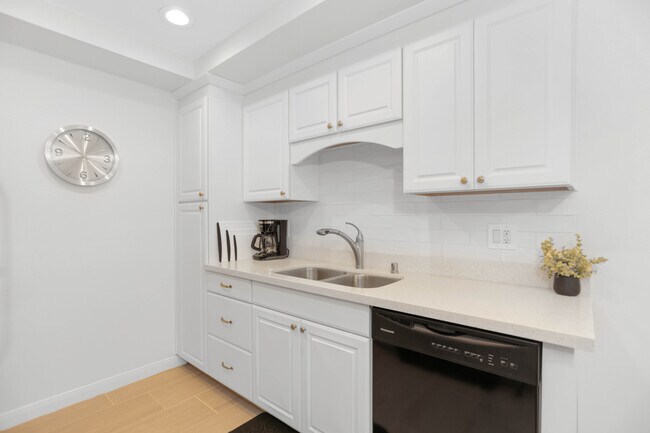 Building Photo - 10240 Black Mountain Rd