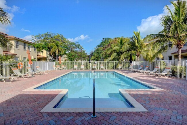 Building Photo - 1019 W Longport Cir