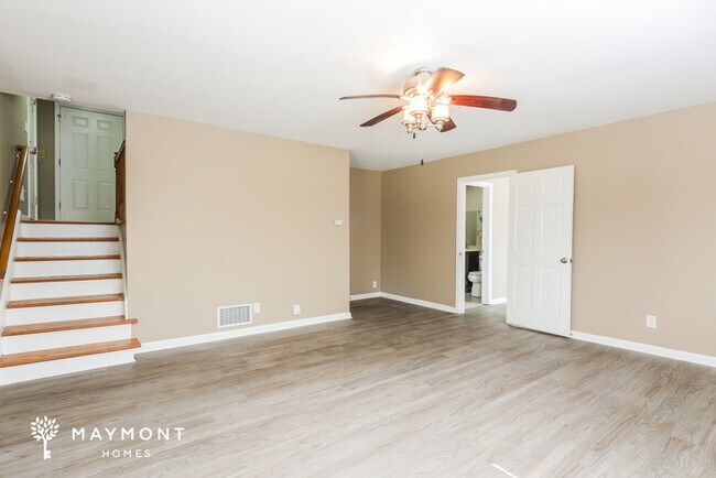 Building Photo - Spacious 4 Bedroom Home