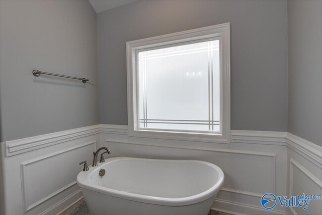 Building Photo - 26415 Birkshire Ln