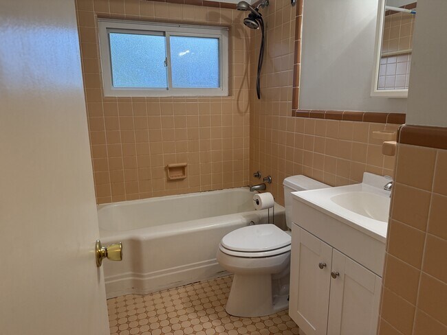 Building Photo - 413 S Revena Blvd