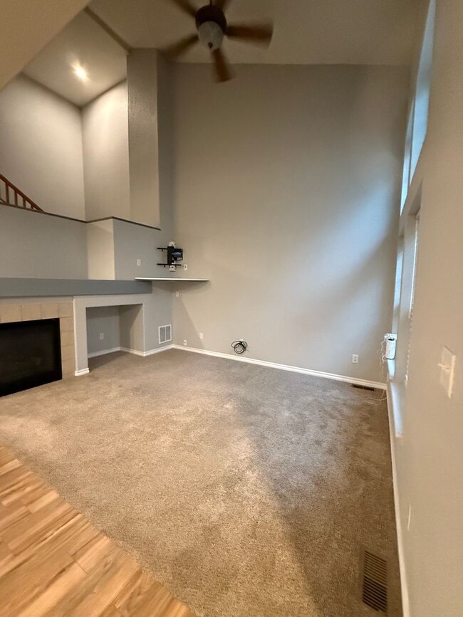 Building Photo - Bright and Modern 3-Bed, 2.5-Bath Townhous...