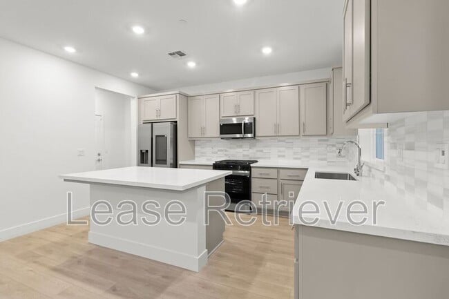 Building Photo - 1909 Ariana Pl