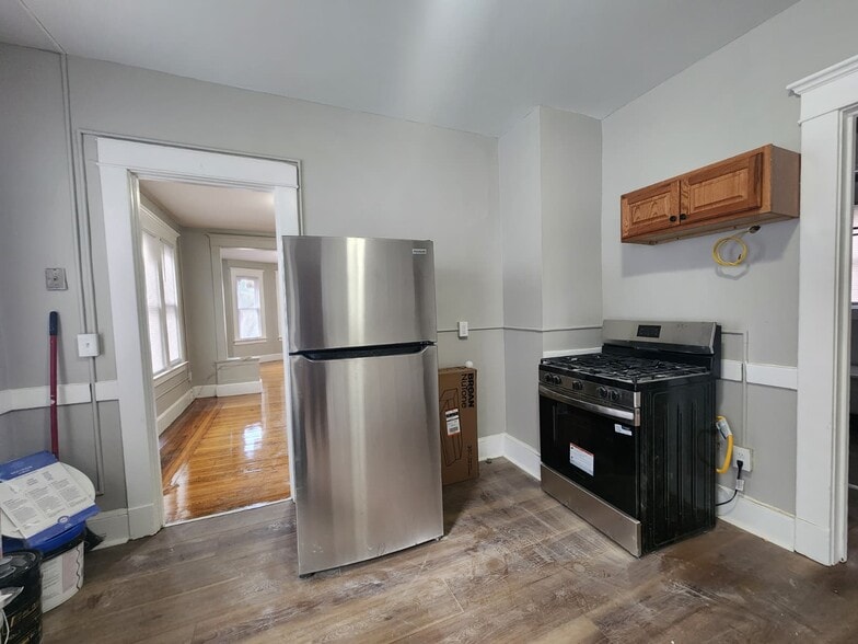 Building Photo - 121 Greenwood St