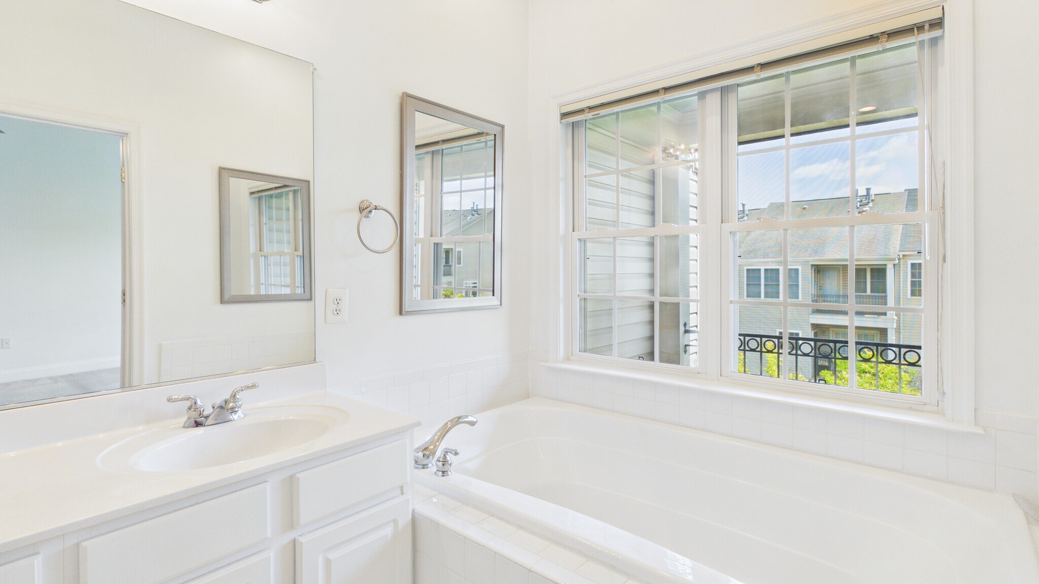 Building Photo - 25807 Turlough Ter