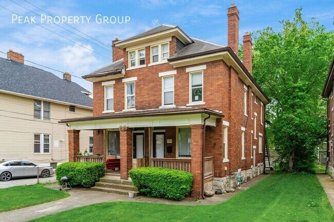 Building Photo - 295 E 14th Ave