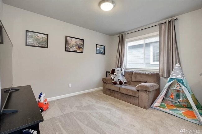 Guest BR 3 - 3960 Maritime Dr SW