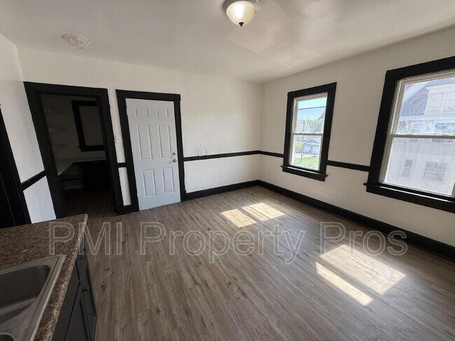 Building Photo - 2940 N Teutonia Ave