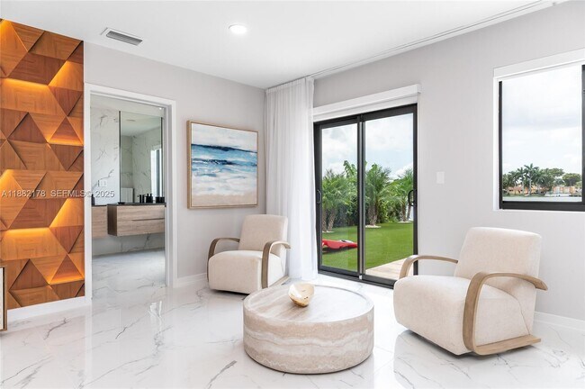 Building Photo - 21230 NE 25th Ct