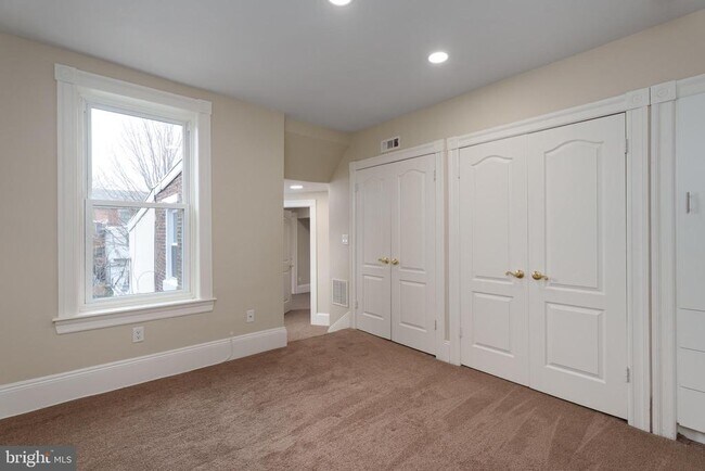 Building Photo - 236 Mercer St