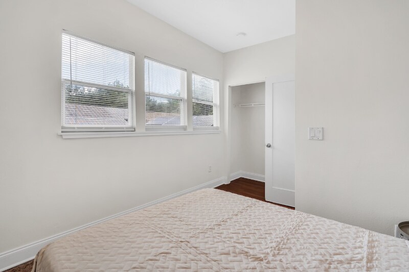 Building Photo - 1023 E Broad St