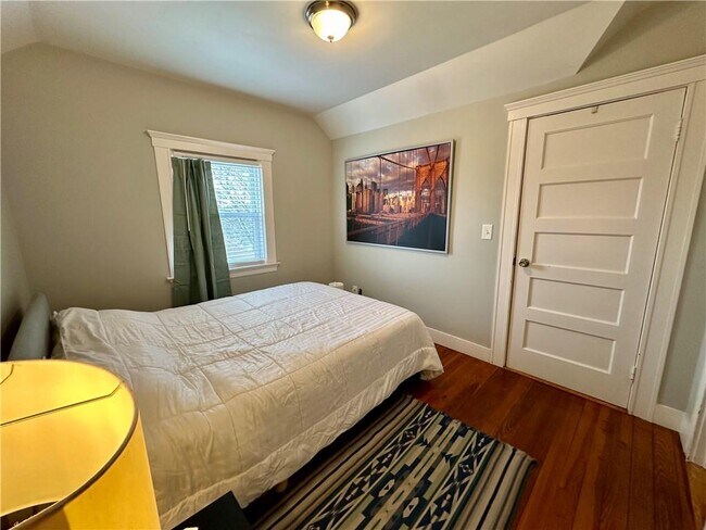 Building Photo - 1003-1003 Narragansett Blvd